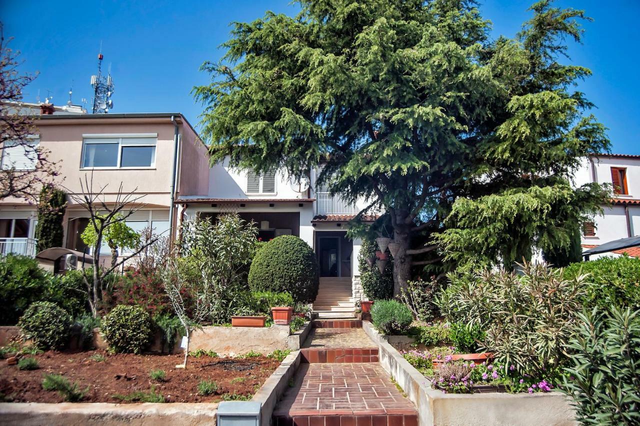 Hana House Pula Villa Exterior photo
