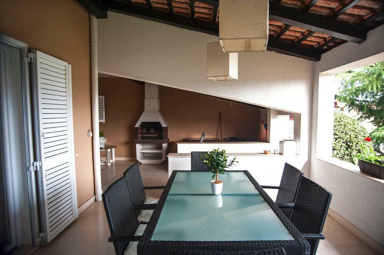 Hana House Pula Villa Exterior photo